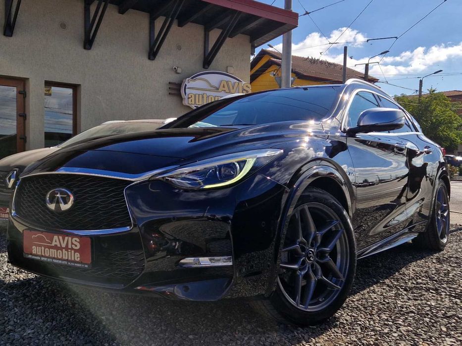 Infiniti Q30