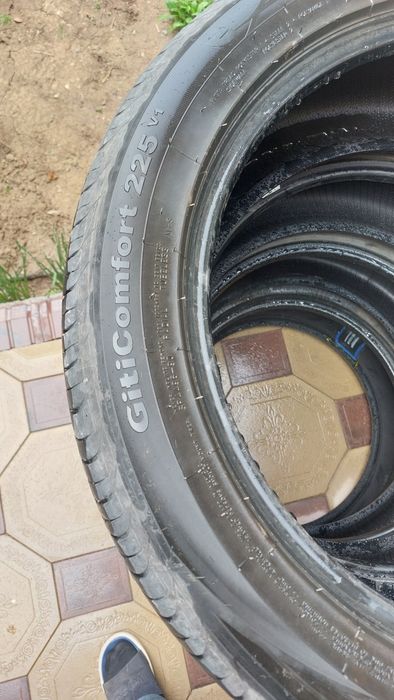 Продаётся авто шины 235 50/ 19