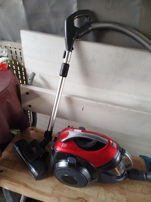 Пылесос со стаканом