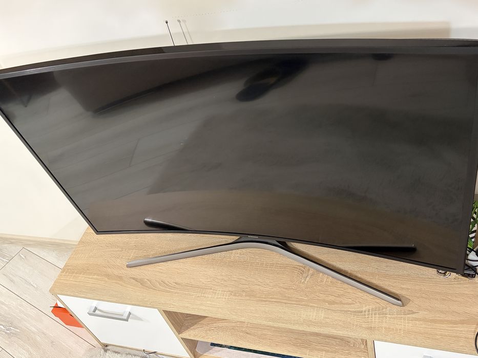 Телевизор Smart LED Samsung 49KU6172, Извит, 49" (123 см), 4K Ultra HD