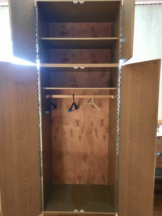Продаю шкаф для прихожей.