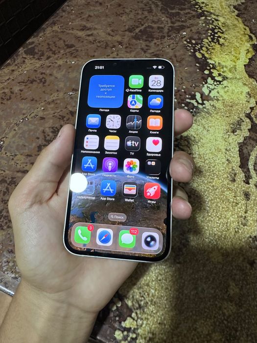 Продам Iphone 13