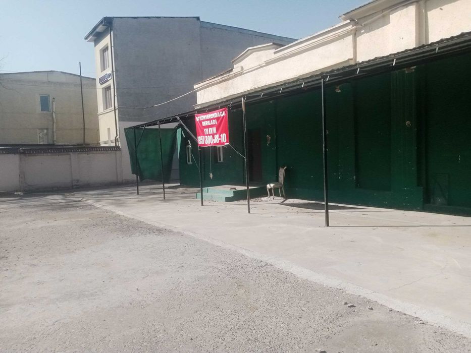 Мебельный магазин сдается в аренду.