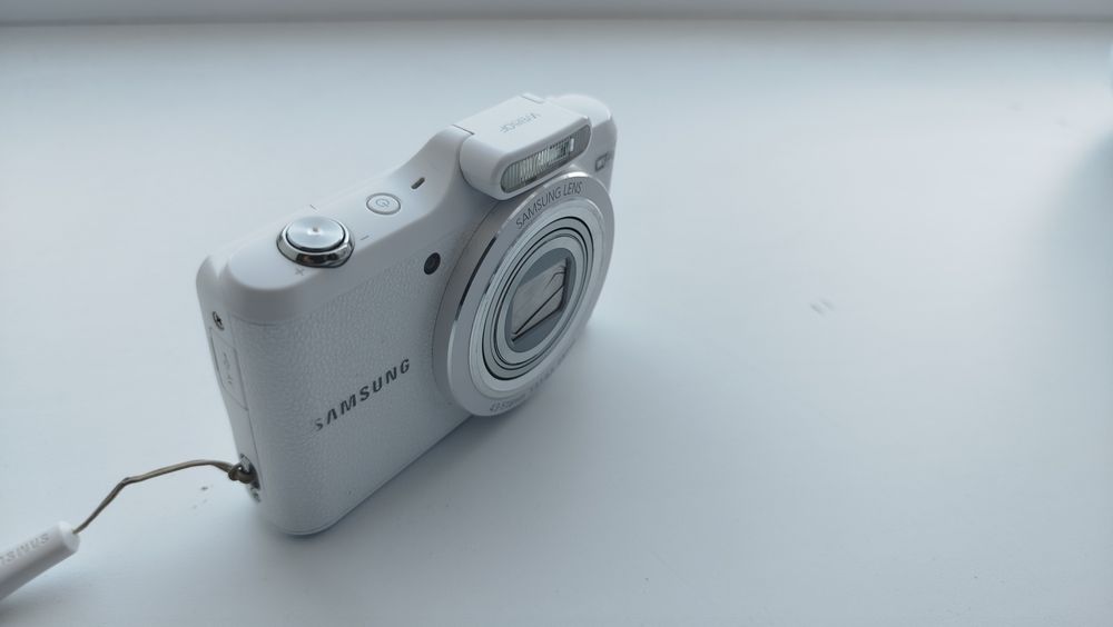 продам Samsung WB50F