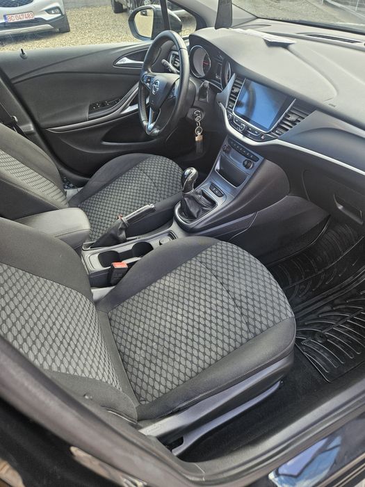 Opel  Astra  din 2018 1.6 disel !