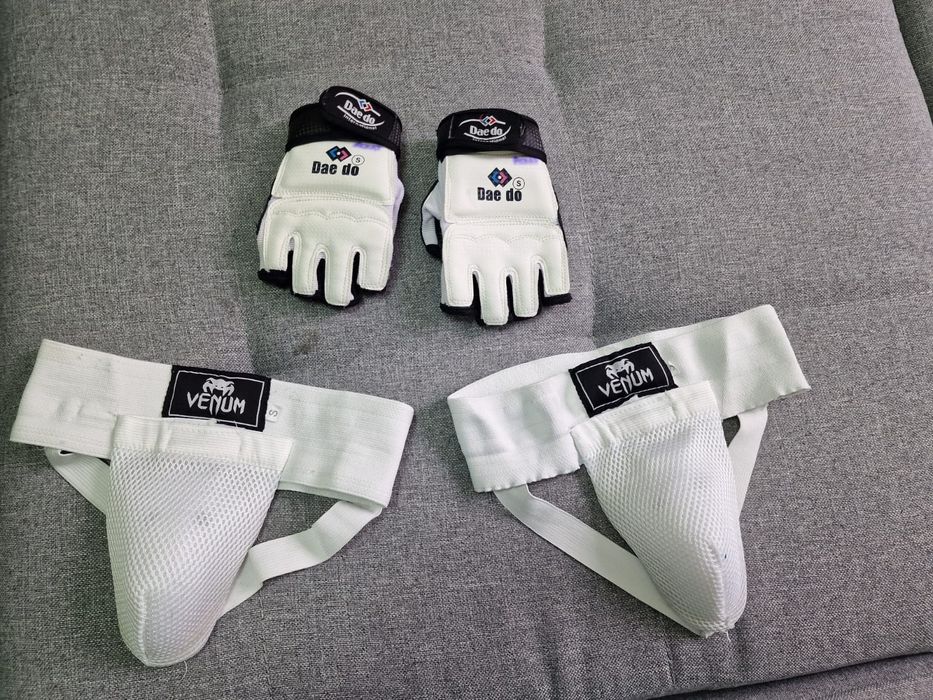 Протектор,  шлем ,  бандаж ,  шитки,  перчатки, кимоно,  продам