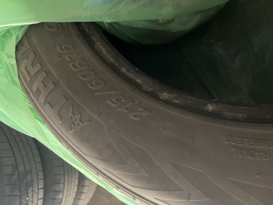 Продам шины 215/60/16 на тойоту