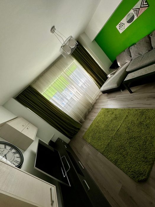 Închiriez apartament 3 camere ,72 mp, etaj 2/10 la 1 minut de metrou