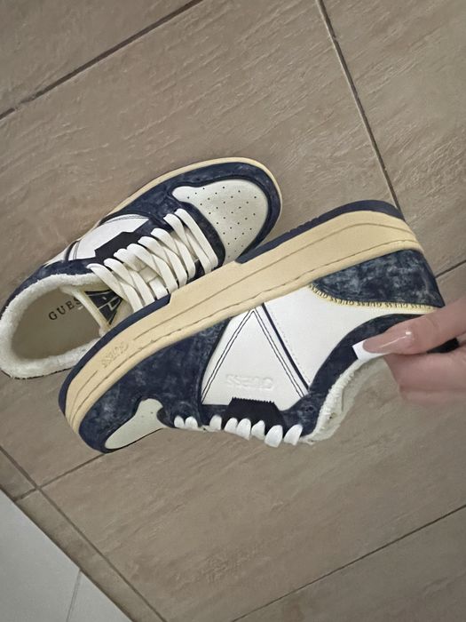 Adidasi bărbați Guess Ancona