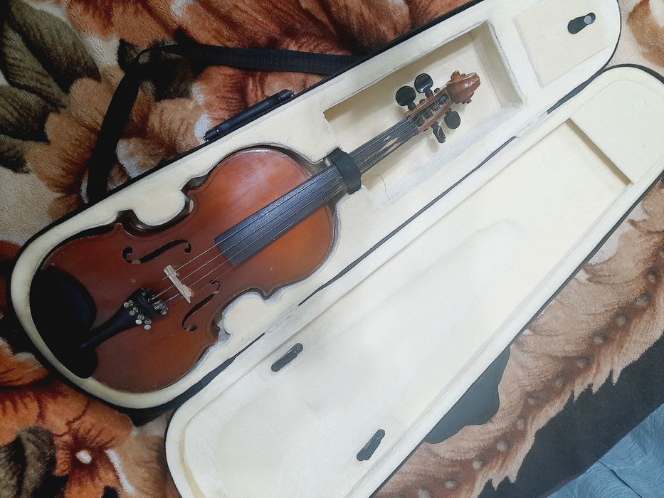 Продам скрипку размер 4/4