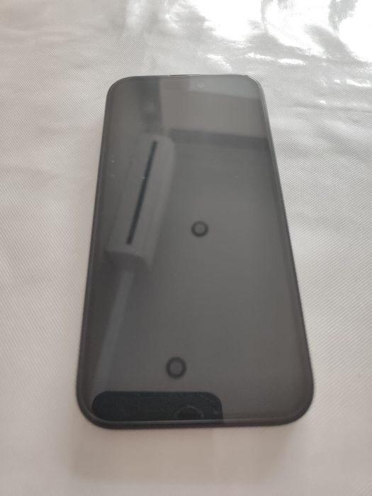 Айфон 16 в черном цвете идеал 128 гб