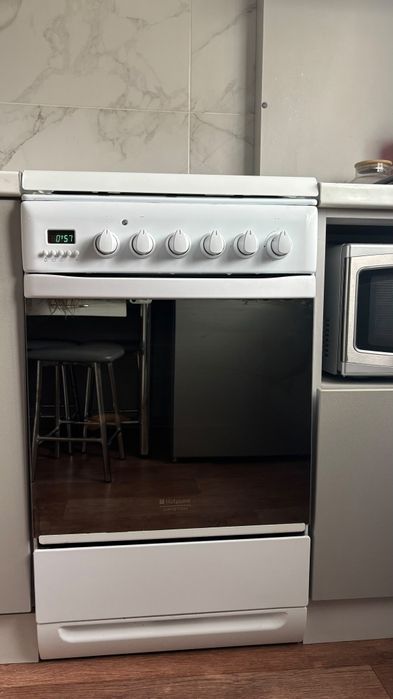 Продам плиту Hotpoint ariston