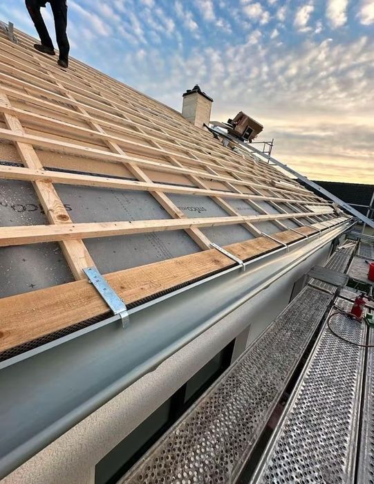 Reparatii acoperisuri montaj tigla metalica tigla ceramica montaj dulgheri masardari
