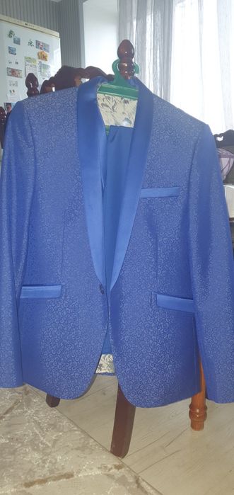 Костюм тройка 46 размер