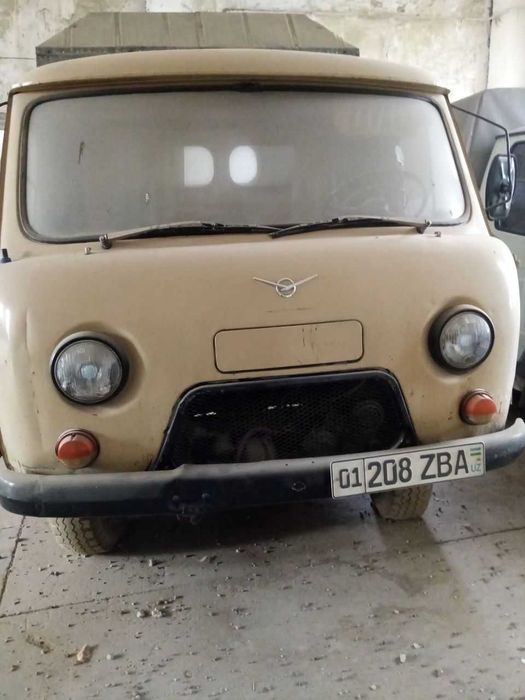 Продаётся автомобиль бортовой УАЗ  1988 г.в.