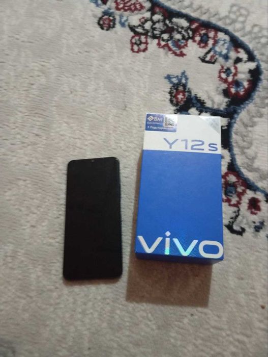 Telefon vivo y12c karobka dakument bor yangi