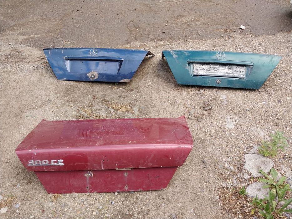 Крышки багажника на Мерседес 124 и цешки.