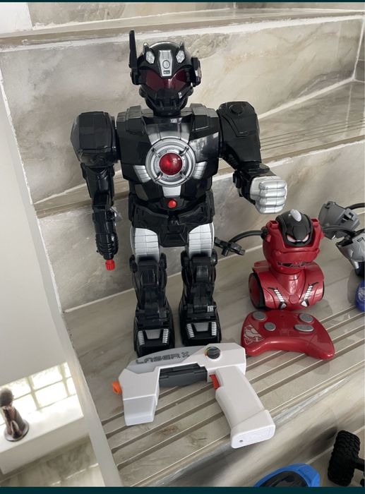 Roboti Cu Telecomenzi