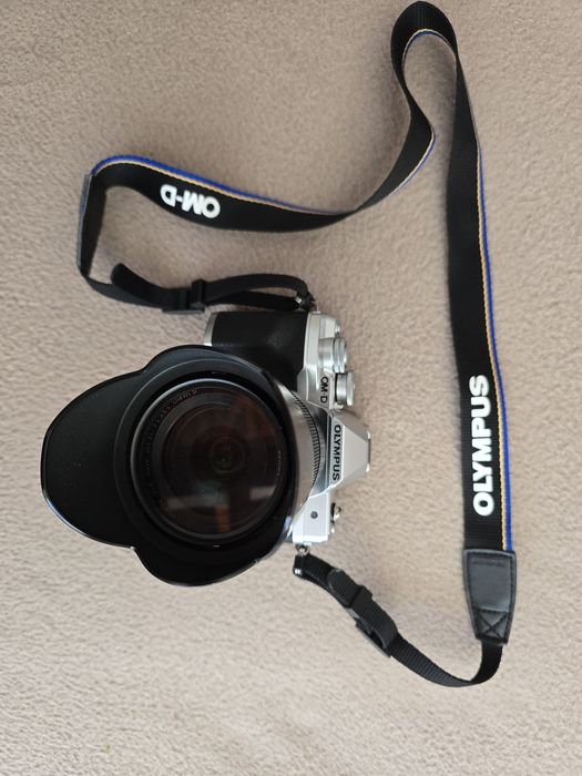 Mirrorless Olympus OM-D E-M10 Mark IV   NOU  cu obiectiv 14-140