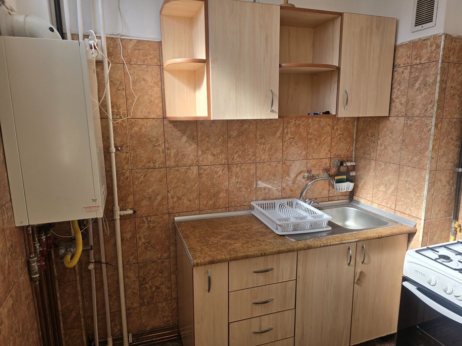 P. F - vând garsoniera cu centrala proprie in Manastur