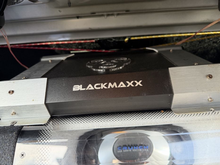 Subwoofer auto crunch gts si statie blackmaxx