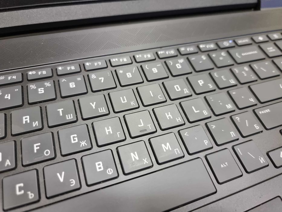 Лаптоп HP Victus Ryzen 7-7840HS/32GB/1TB SSD/GeForce RTX 4060