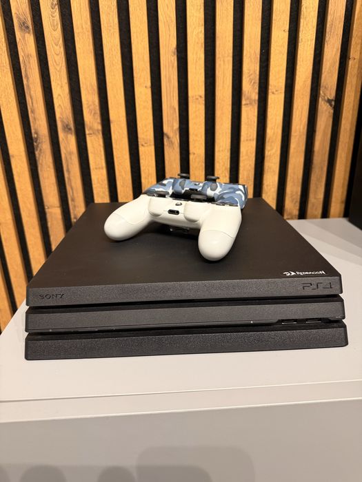 PlayStation 4 Pro/ ps4 pro impecabil