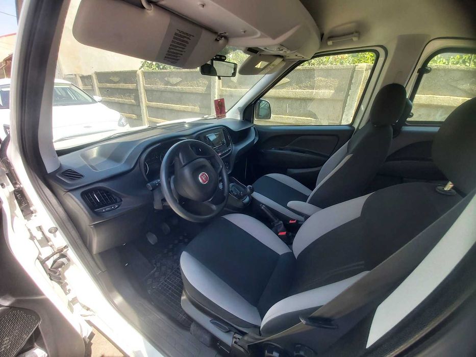 Fiat Doblo Maxi 5 locuri 49000 km la 12850€ . Istoric reprezentanță la zi. Fără daune/Uzură!