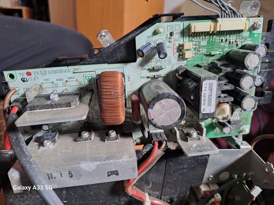 Блок питания переделанный на аккумуляторы зарядку