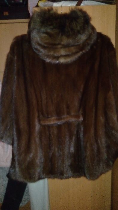 Vând haine blana naturala chinchila cu guler vulpe