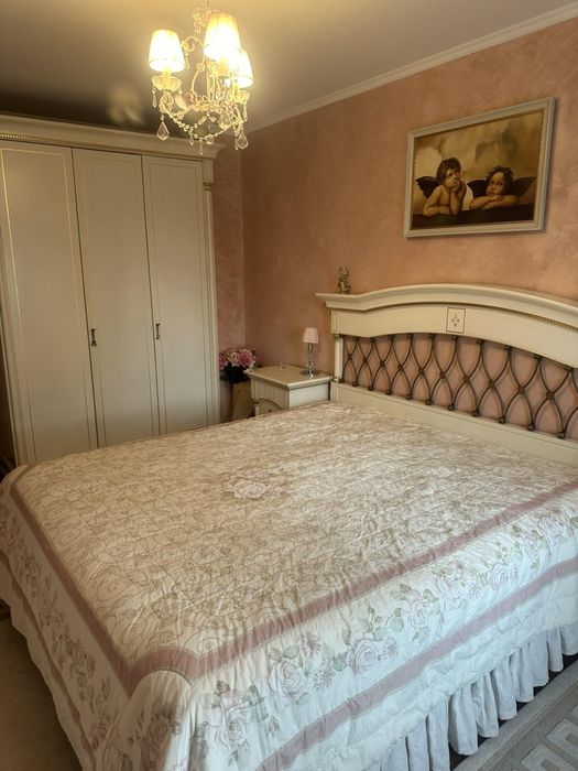 Луксозен тристаен апартамент в Благоевград