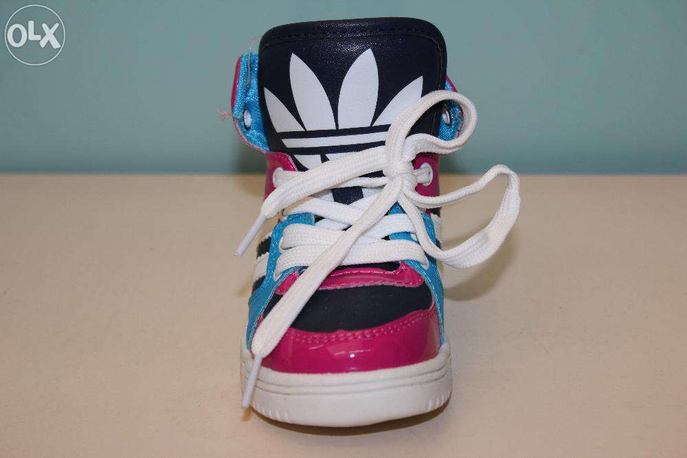 Детские кроссовки