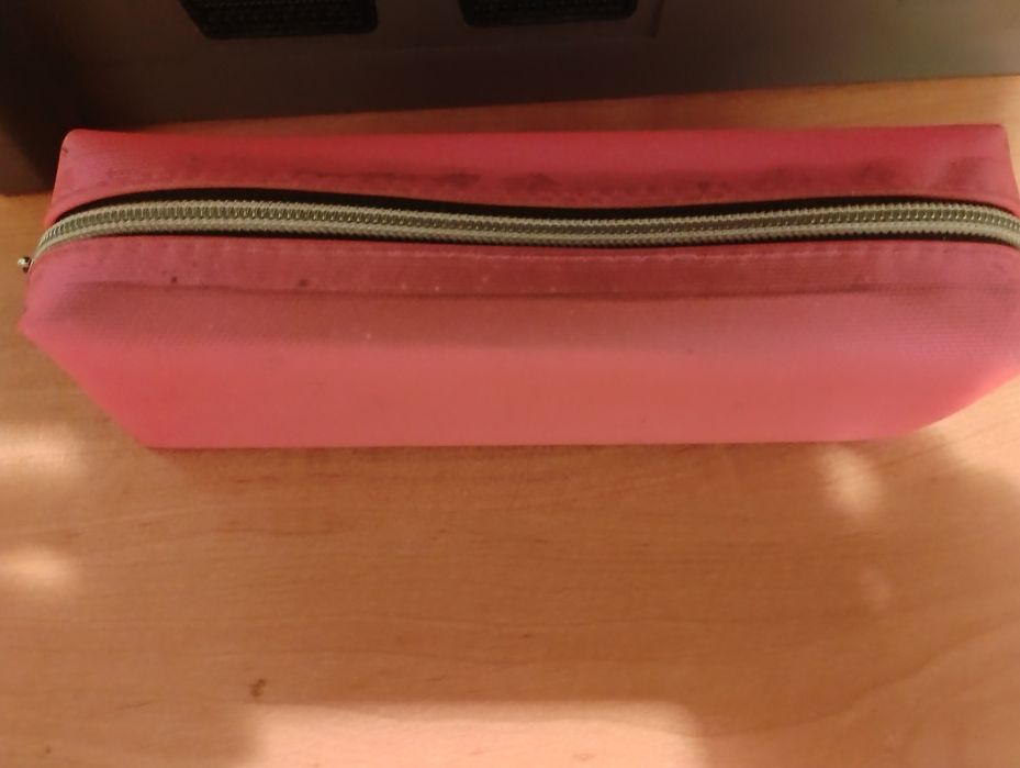 Несесер- ученически за моливи, нов