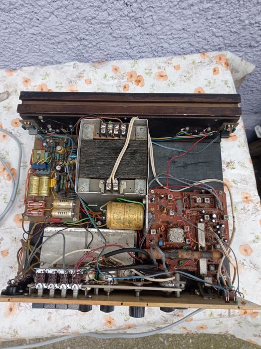 Tranzistor KT922 B pentru statii si BF;2N,BFX;BFY;2N3055 si alte piese