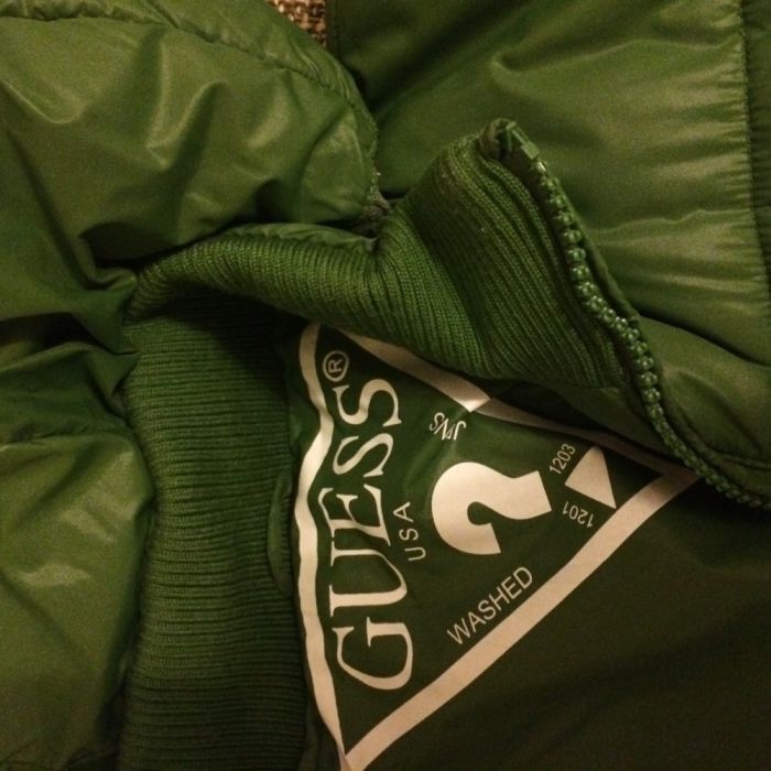 Продам куртку GUESS