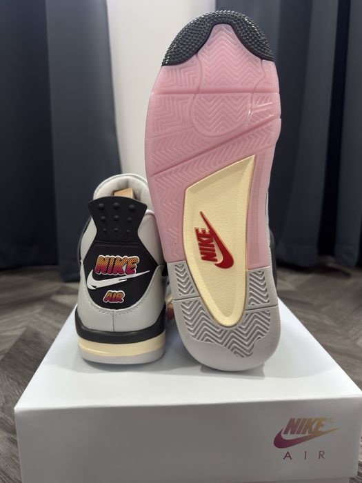 Продавам оригинални Nike Air Jordan 4 Retro Comic  41