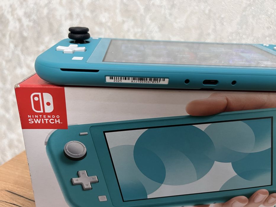 Продам прошитую Nintendo switch lite