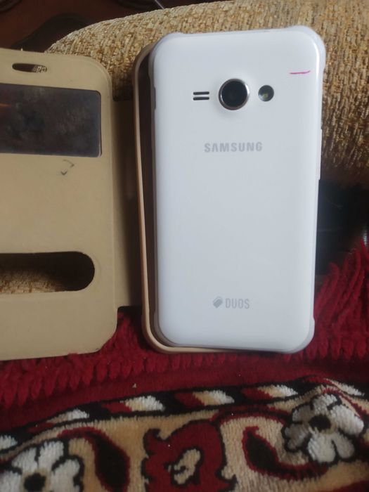 Продам телефон Samsung duos