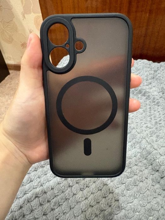 Продам чехлы на 16 айфон