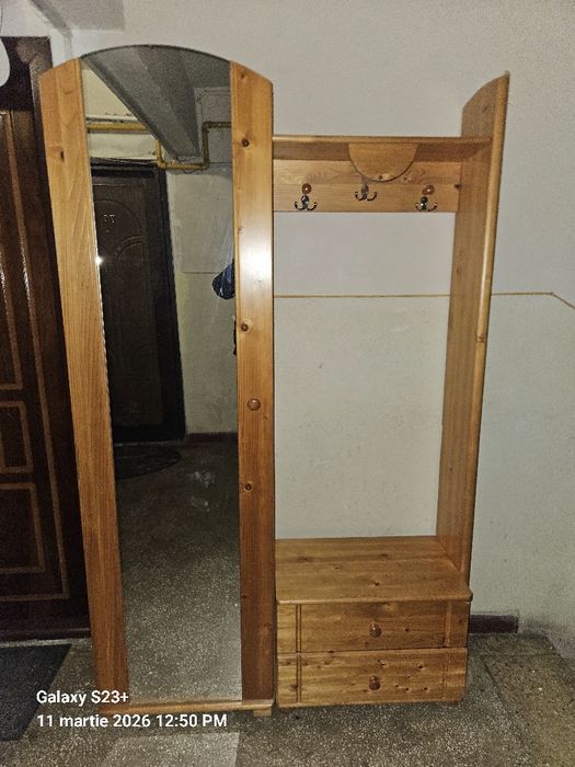 Cuier cu usa si sertare