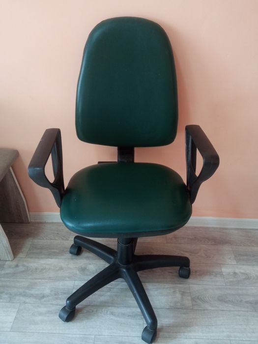 Продам компьютерное кресло
