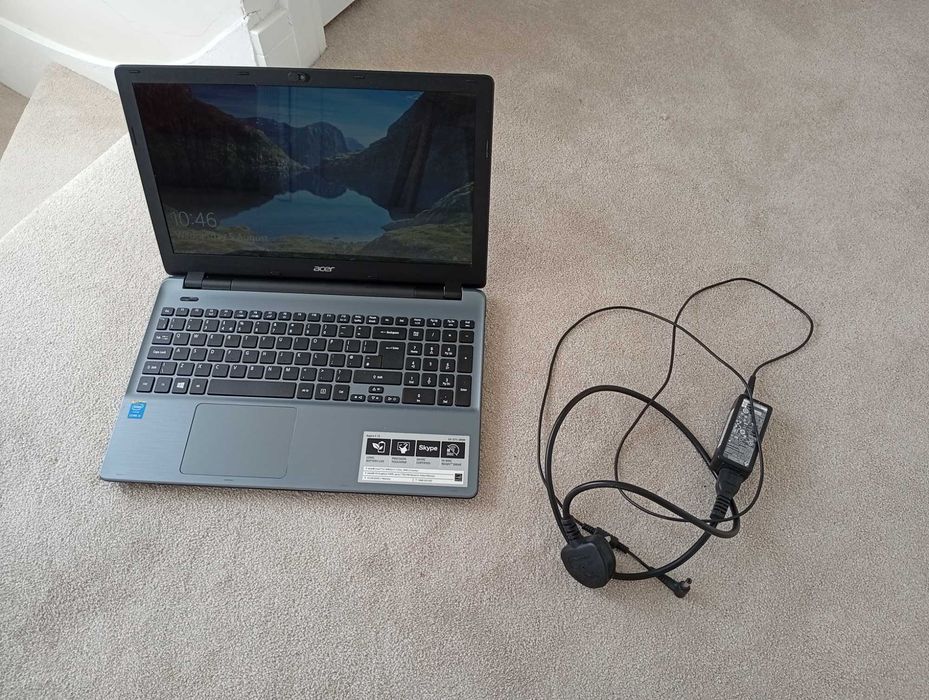 Acer 15,6"/12RAM/i3 процесор 1, 7GHz/1TB, като нов, лаптоп, ноутбук