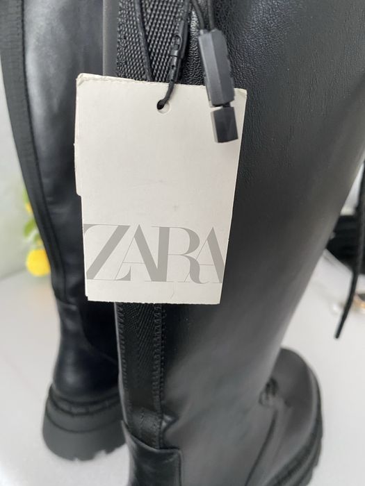 Продам новые ботинки