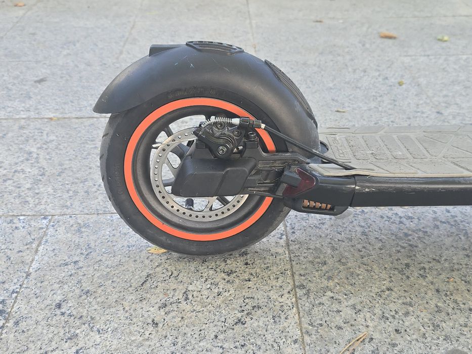 Trotineta Kirin M2 Pro, viteza 25 km/h, autonomie 30 km, motor 350W