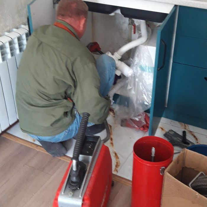 Прочистка чистка очистка труб канализации аппаратом крот засор кухни