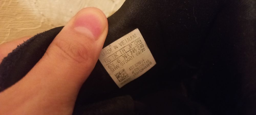 Продам Adidas обувь осенне весенний