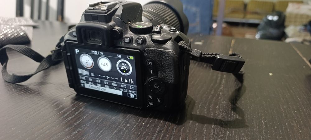 Aparat Foto DSLR Nikon D5600 Kit 18-140mm f/3.5-5.6G ED VR – Stare  Bună