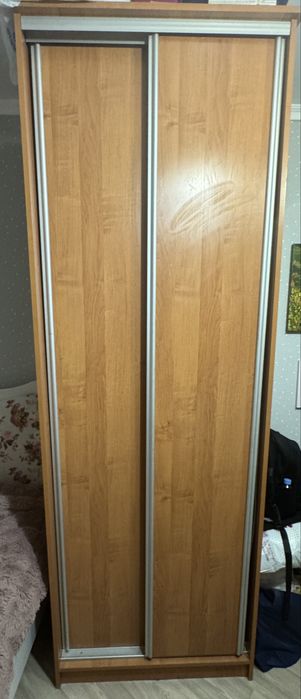 Шкаф полностью полки и двери купе