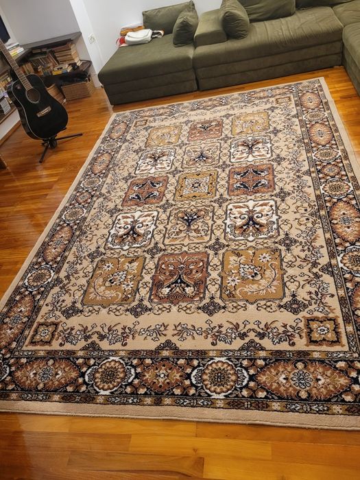 Covor 100%lână, 200 cm x 300 cm, foarte bine întreținut