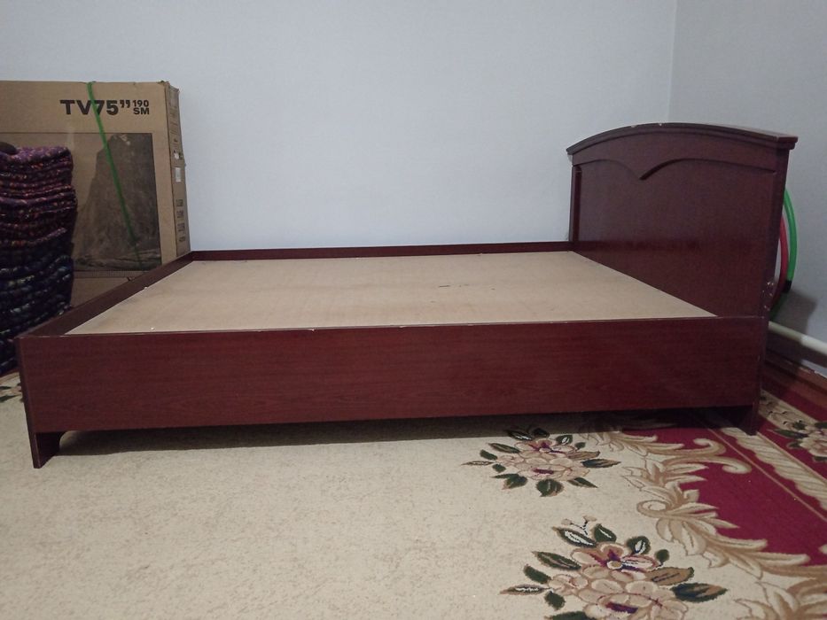 Двухспальная кровать